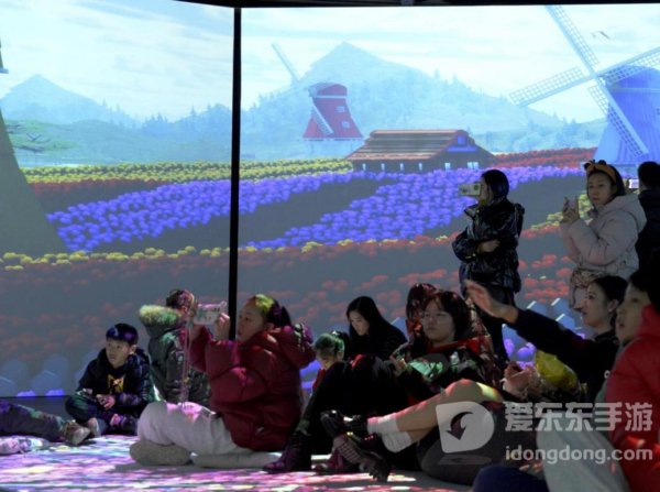 未来星域·迷你世界光影嘉年华炫丽开展！开启宇宙大冒险！