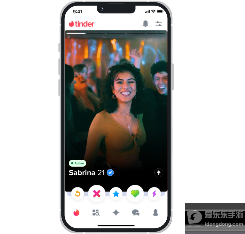 Tinder交友软件个人资料与用户配对界面
