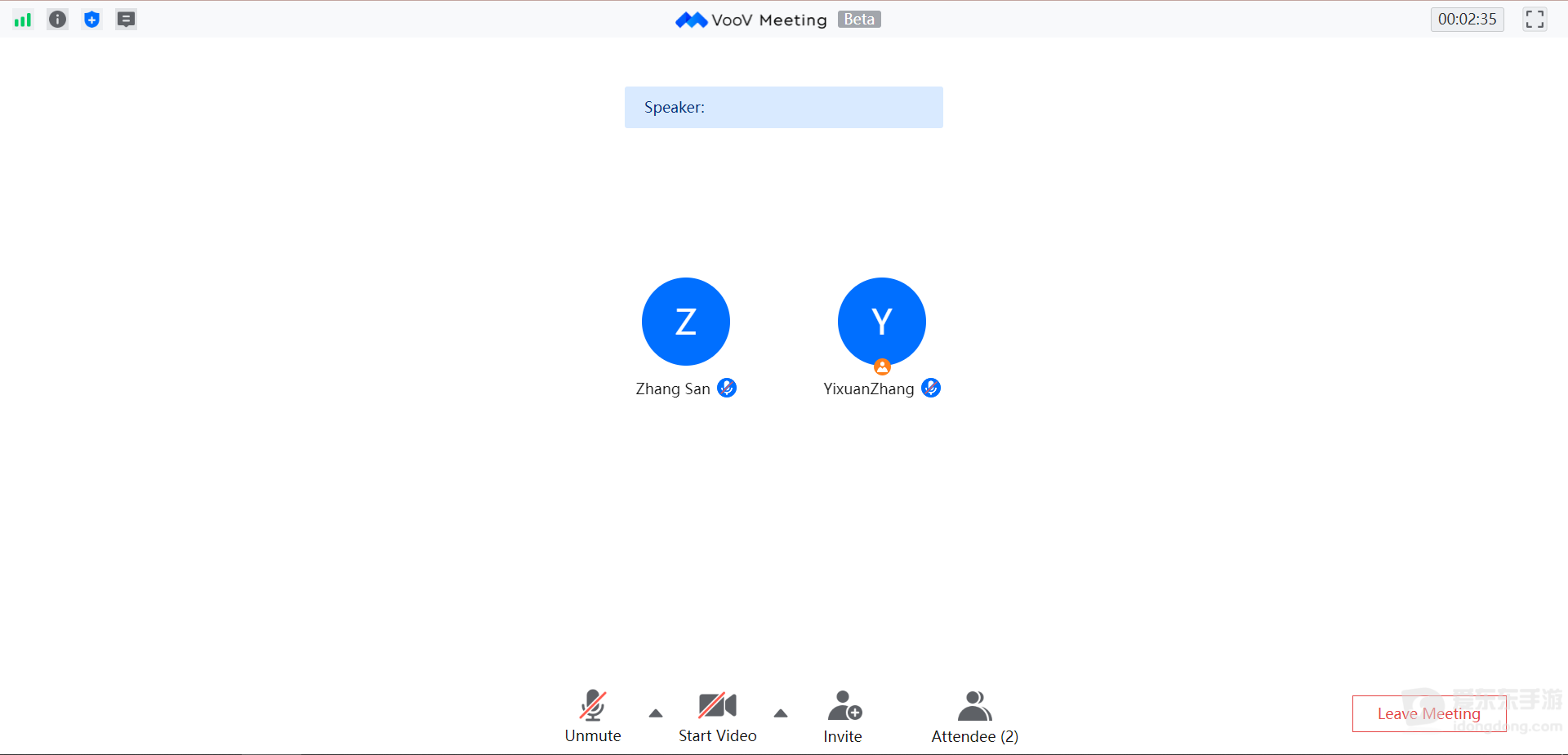 VooV Meeting浏览器会议界面，底部显示解除静音、开启视频、邀请成员和参会者列表等控制项